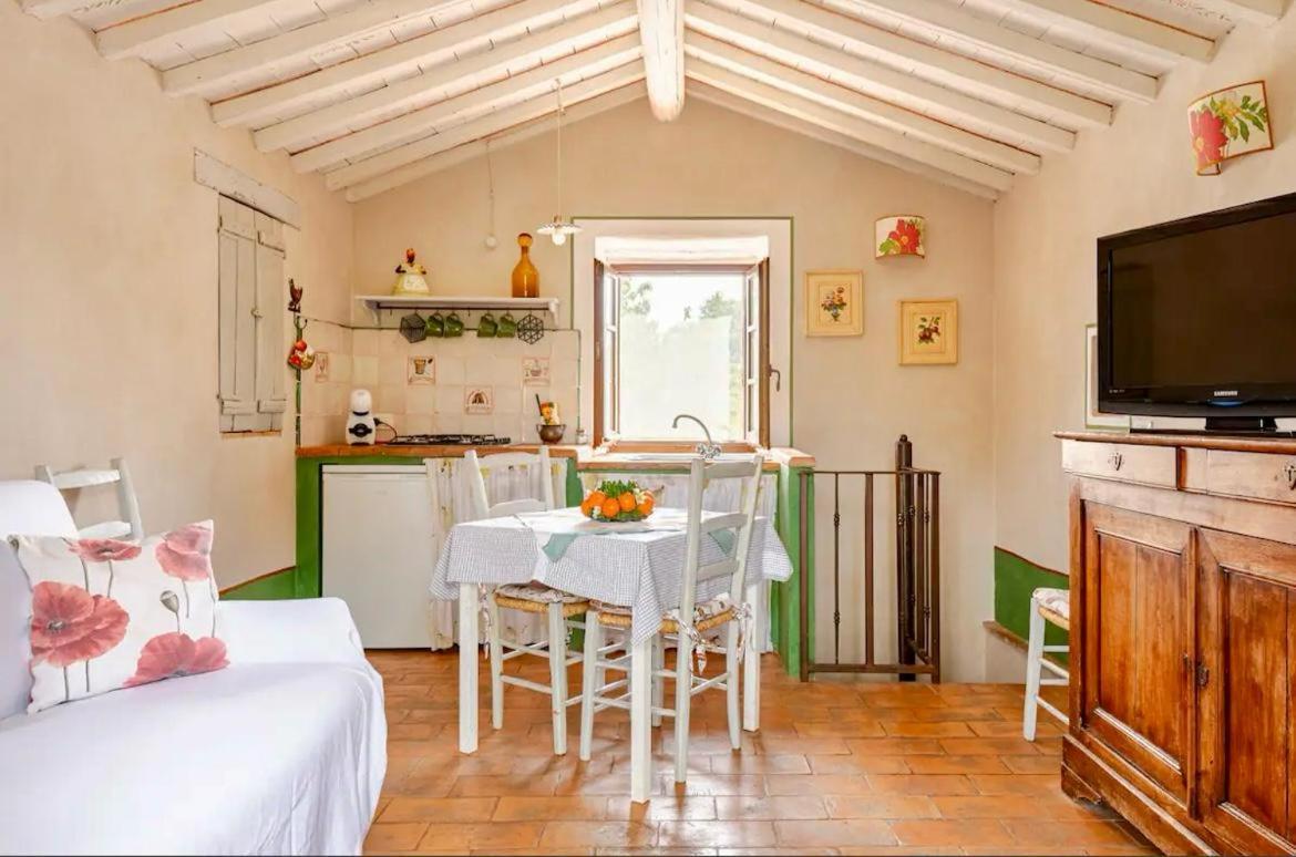 Agriturismo La Cervaiola Piccola Dimora Di Campagna Порано Экстерьер фото