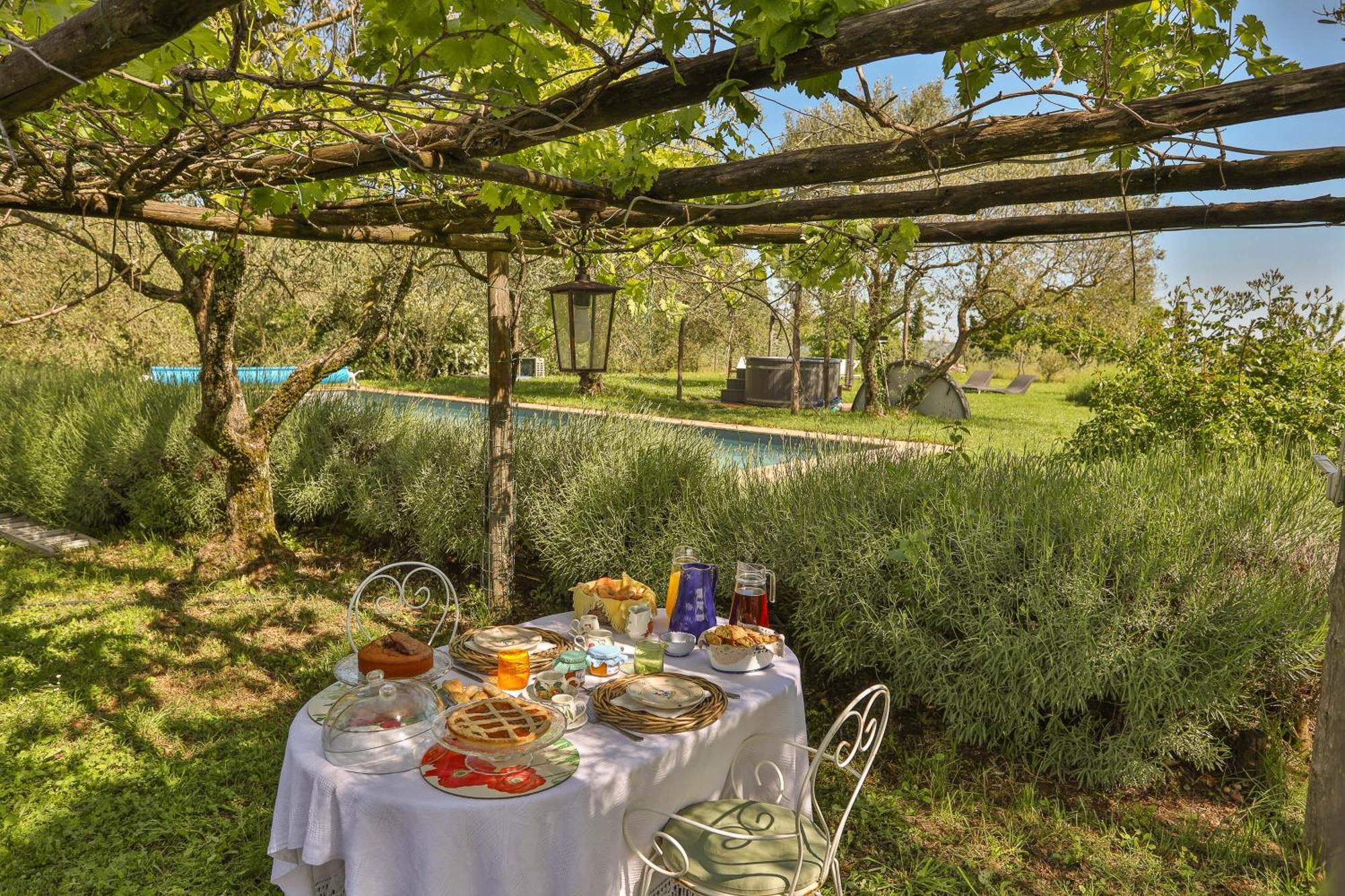 Agriturismo La Cervaiola Piccola Dimora Di Campagna Порано Экстерьер фото